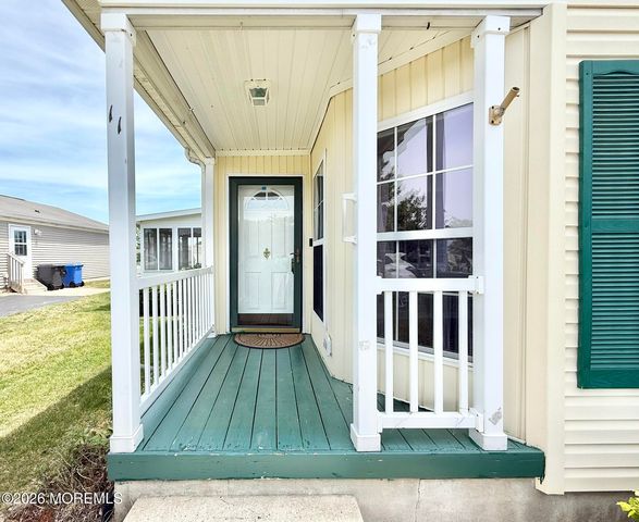 11 Rocky Hill Road, Manahawkin, NJ 08050