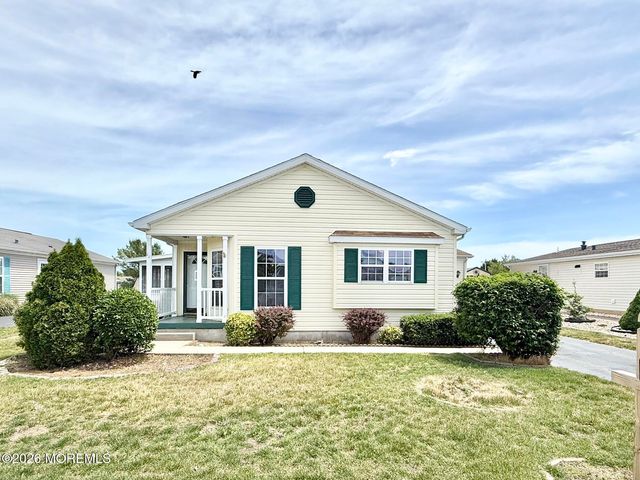 11 Rocky Hill Road, Manahawkin, NJ 08050