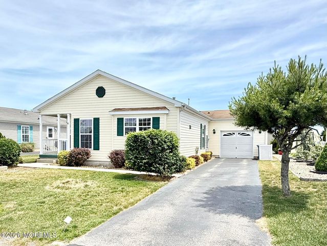 11 Rocky Hill Road, Manahawkin, NJ 08050