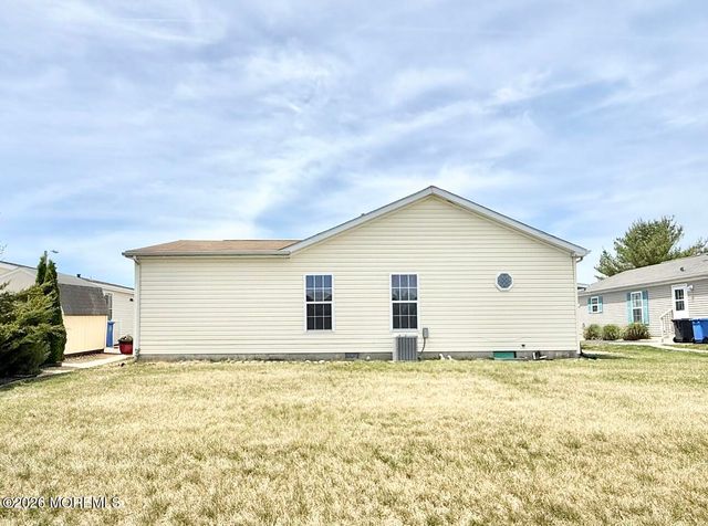 11 Rocky Hill Road, Manahawkin, NJ 08050