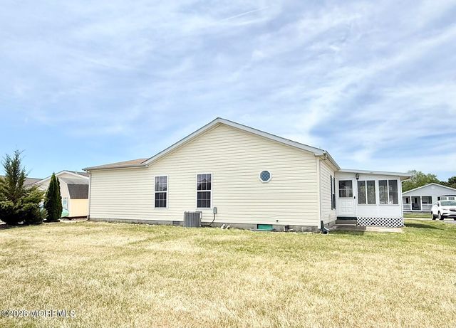 11 Rocky Hill Road, Manahawkin, NJ 08050
