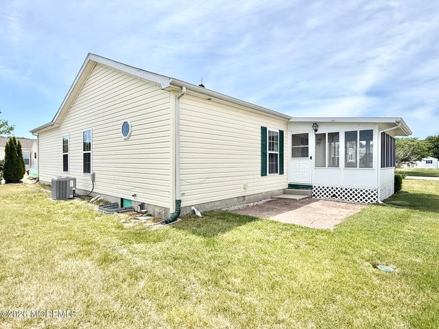 11 Rocky Hill Road, Manahawkin, NJ 08050