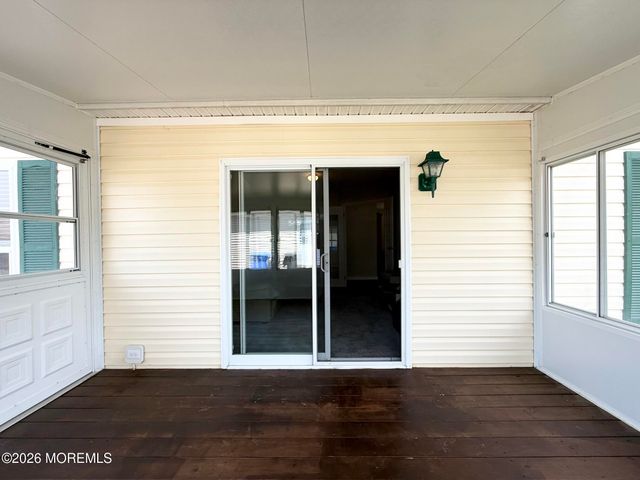 11 Rocky Hill Road, Manahawkin, NJ 08050