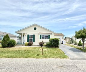 11 Rocky Hill Road, Manahawkin, NJ 08050