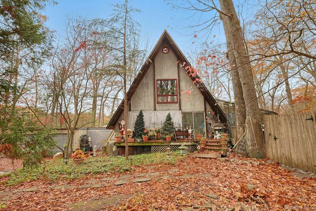 3 Grey Beech Lane, Pomona, NY 10970