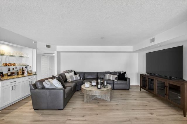 3440 S Ocean Boulevard 204s, Palm Beach, FL 33480