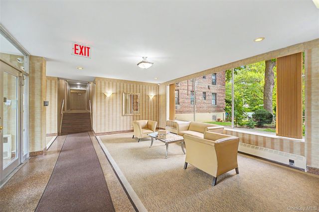 226-26 Union Turnpike 2R, Oakland Gardens, NY 11364