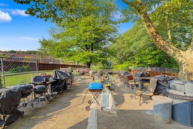 226-26 Union Turnpike 2R, Oakland Gardens, NY 11364