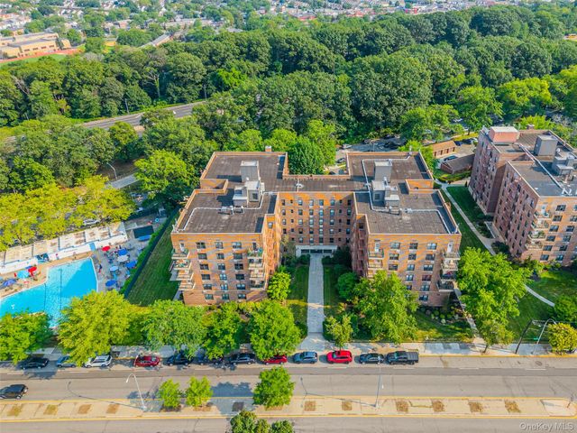 226-26 Union Turnpike 2R, Oakland Gardens, NY 11364