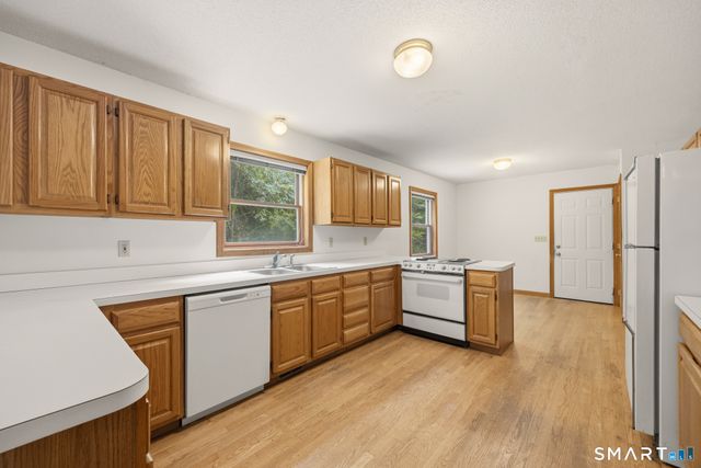 8 Margaret Terrace, Wolcott, CT 06716