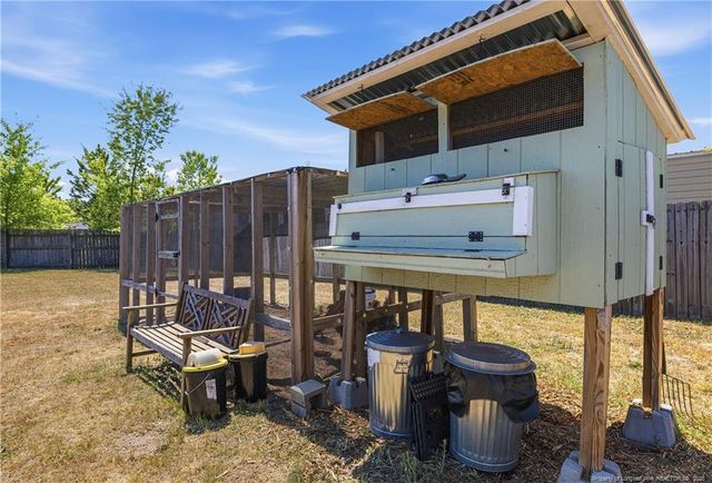 231 Feathers Lane, Raeford, NC 28376