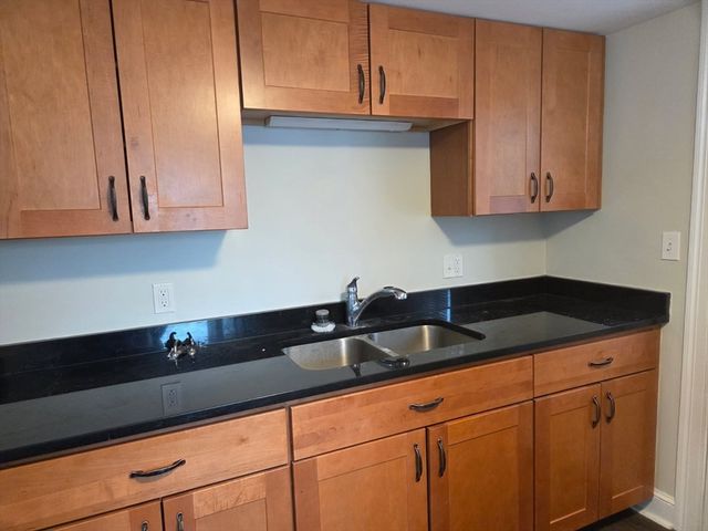 14 Strafford 14, Westwood, MA 02090