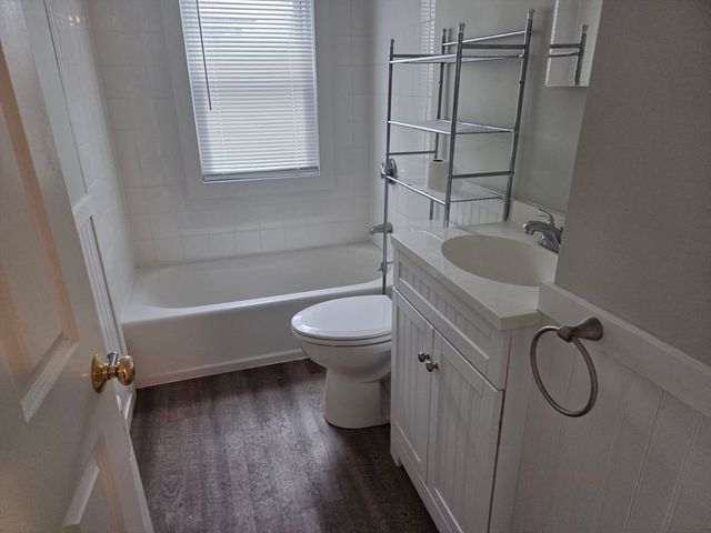 14 Strafford 14, Westwood, MA 02090