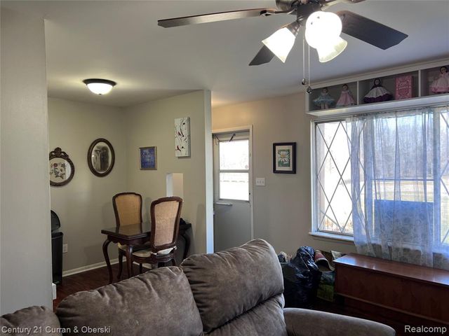 61035 11 Mile Road, South Lyon, MI 48178