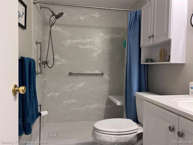 61035 11 Mile Road, South Lyon, MI 48178