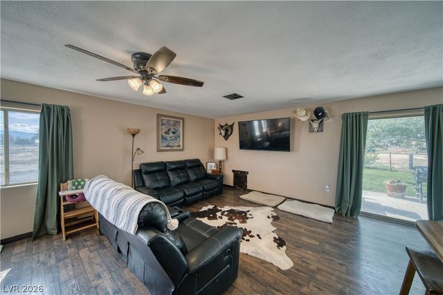 1641 West Hickory Street, Pahrump, NV 89048