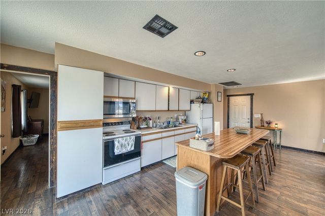 1641 West Hickory Street, Pahrump, NV 89048