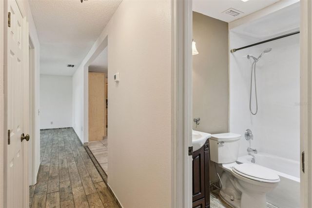 307 E MAPLE STREET, Davenport, FL 33837