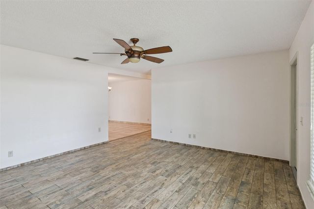 307 E MAPLE STREET, Davenport, FL 33837