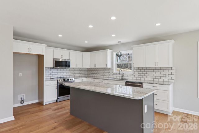 127 Lincoln Ridge Drive, Candler, NC 28715