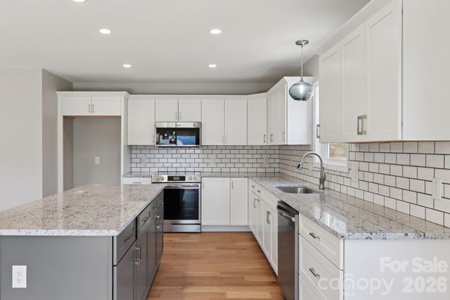 127 Lincoln Ridge Drive, Candler, NC 28715