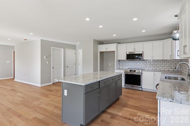 127 Lincoln Ridge Drive, Candler, NC 28715