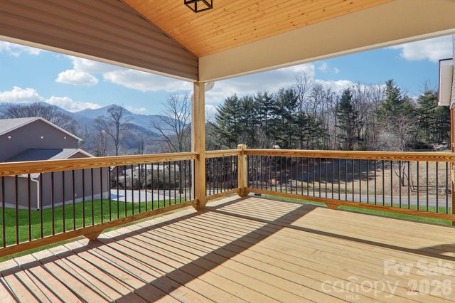 127 Lincoln Ridge Drive, Candler, NC 28715