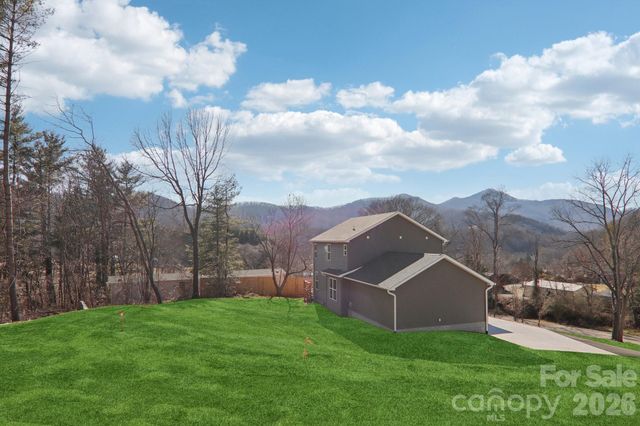 127 Lincoln Ridge Drive, Candler, NC 28715