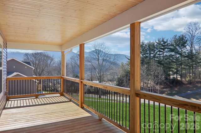 127 Lincoln Ridge Drive, Candler, NC 28715