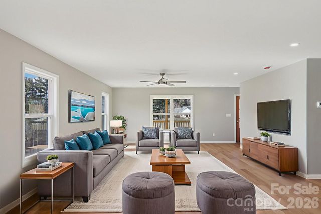 127 Lincoln Ridge Drive, Candler, NC 28715