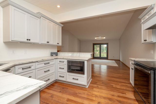 1813 6th Avenue W, Shakopee, MN 55379