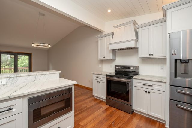 1813 6th Avenue W, Shakopee, MN 55379