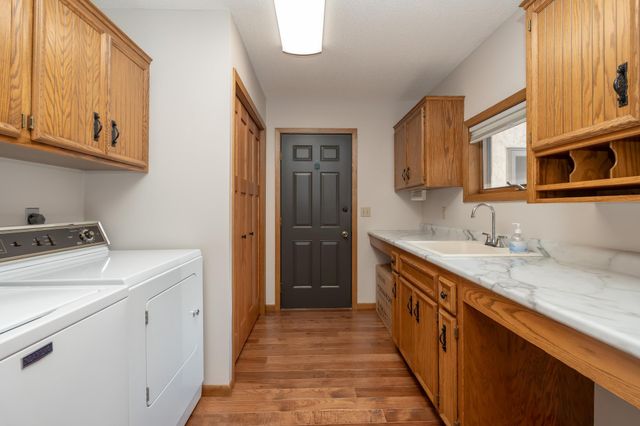 1813 6th Avenue W, Shakopee, MN 55379