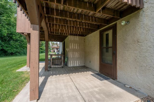 1813 6th Avenue W, Shakopee, MN 55379