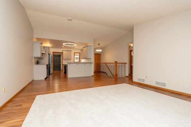 1813 6th Avenue W, Shakopee, MN 55379