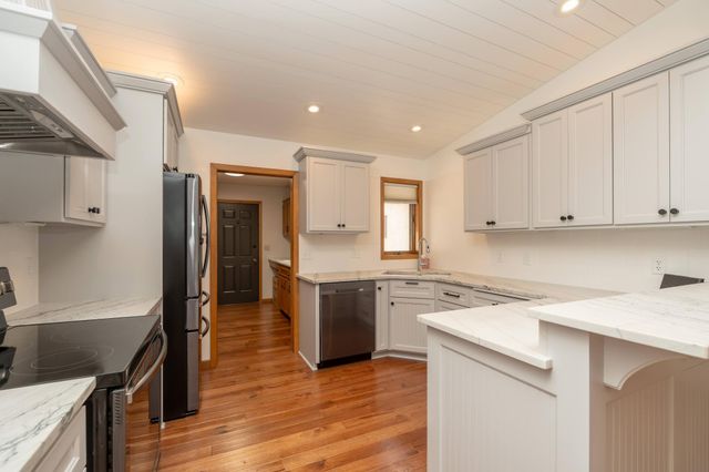 1813 6th Avenue W, Shakopee, MN 55379