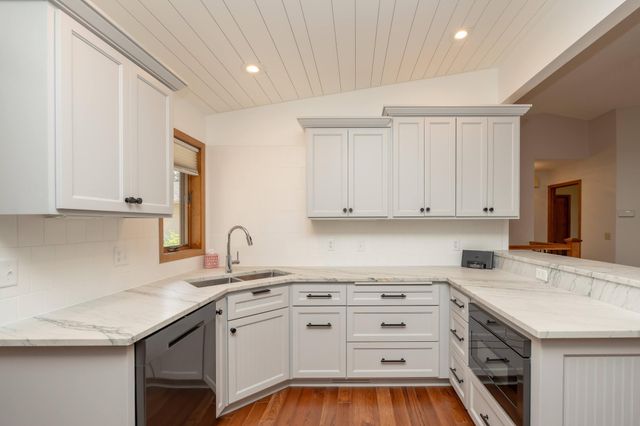 1813 6th Avenue W, Shakopee, MN 55379