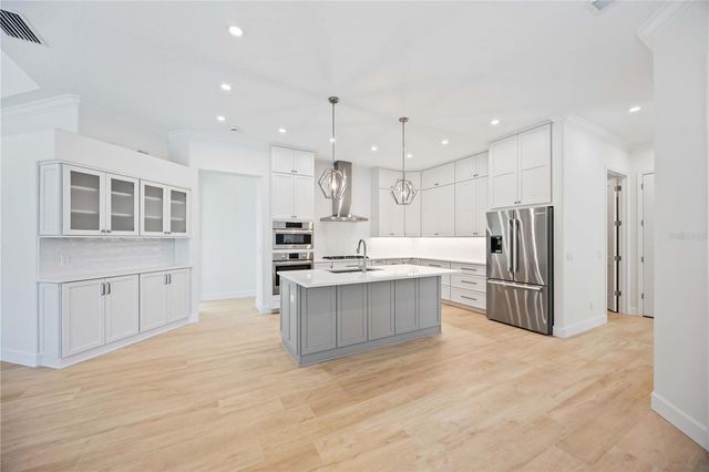 7922 ROYAL BIRKDALE CIRCLE, Lakewood Ranch, FL 34202