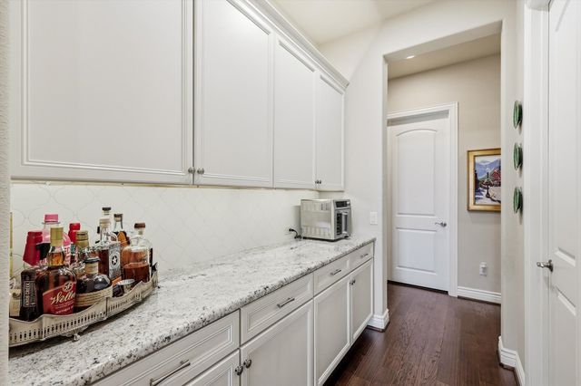 9713 Arkose Drive, Denton, TX 76207