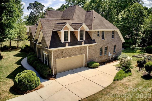 279 Woodstream Circle, Mooresville, NC 28117