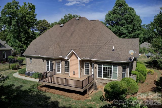 279 Woodstream Circle, Mooresville, NC 28117