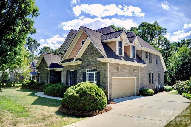 279 Woodstream Circle, Mooresville, NC 28117