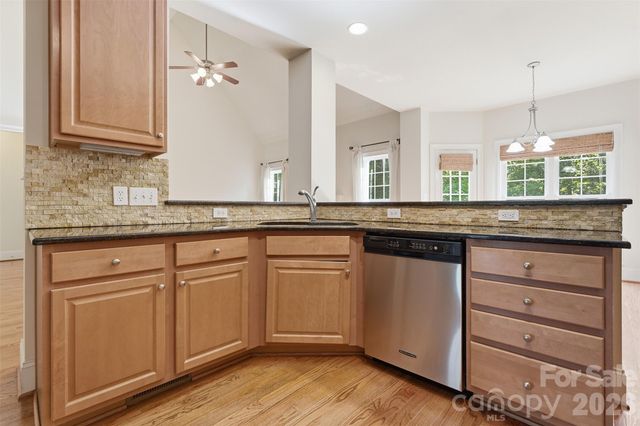 279 Woodstream Circle, Mooresville, NC 28117