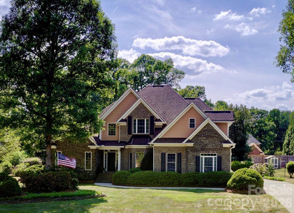 279 Woodstream Circle, Mooresville, NC 28117
