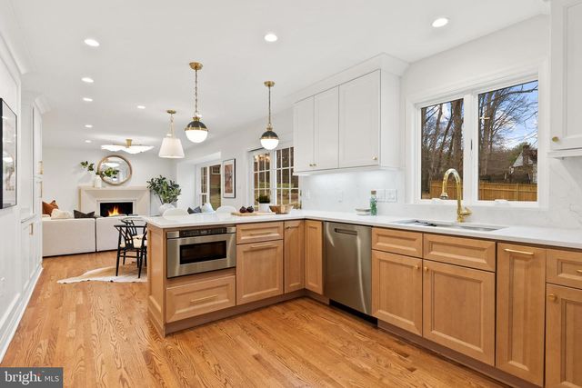 10104 NEWHALL RD, Potomac, MD 20854