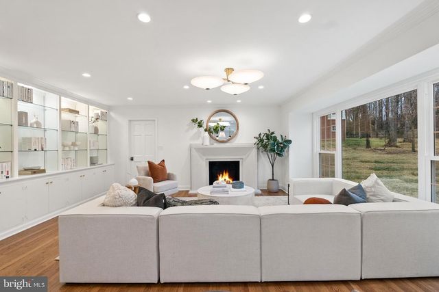 10104 NEWHALL RD, Potomac, MD 20854