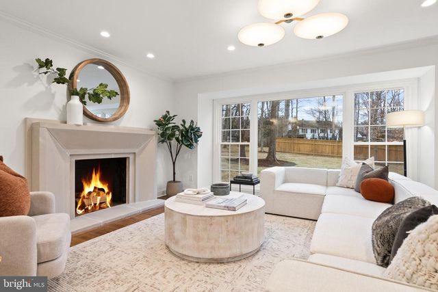 10104 NEWHALL RD, Potomac, MD 20854