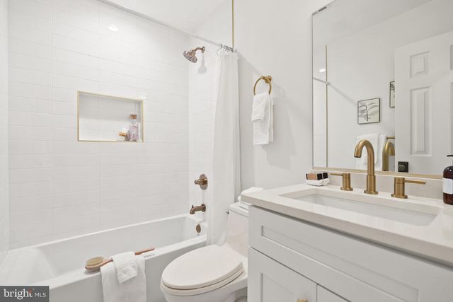 10104 NEWHALL RD, Potomac, MD 20854