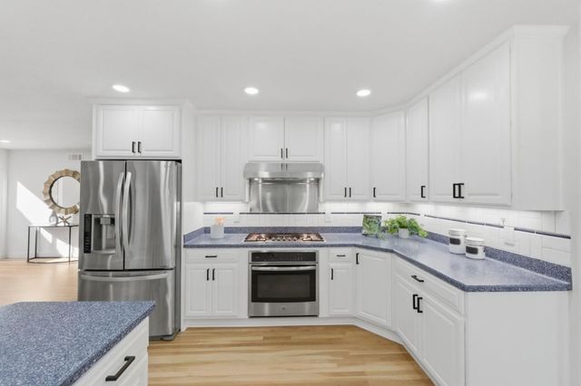 802 W Knickerbocker Drive, Sunnyvale, CA 94087