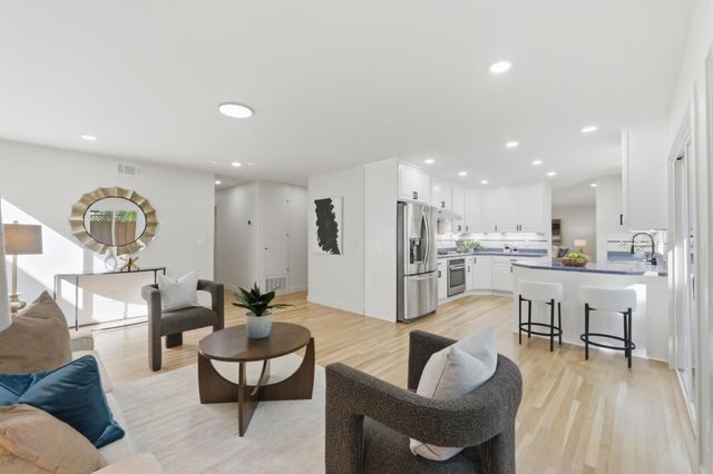 802 W Knickerbocker Drive, Sunnyvale, CA 94087